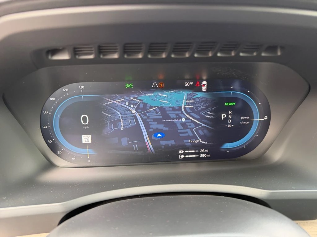 2025 Volvo - image 24