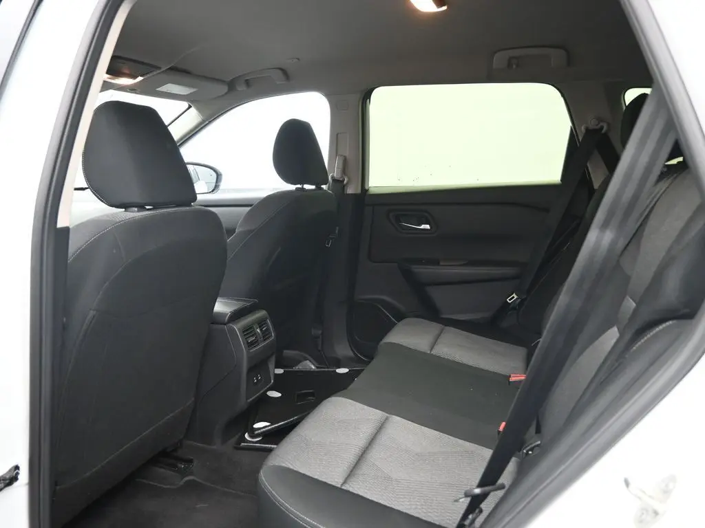 2024 Nissan Rogue SV AWD photo 20