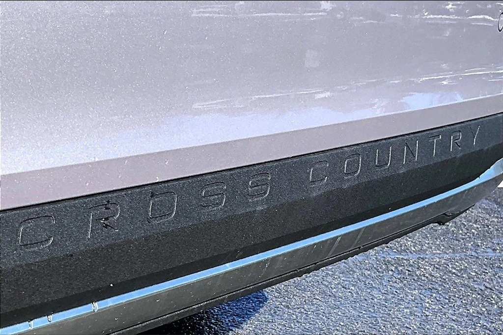 2026 Volvo - image 9