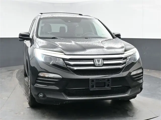 2017 Honda Pilot Touring photo 3