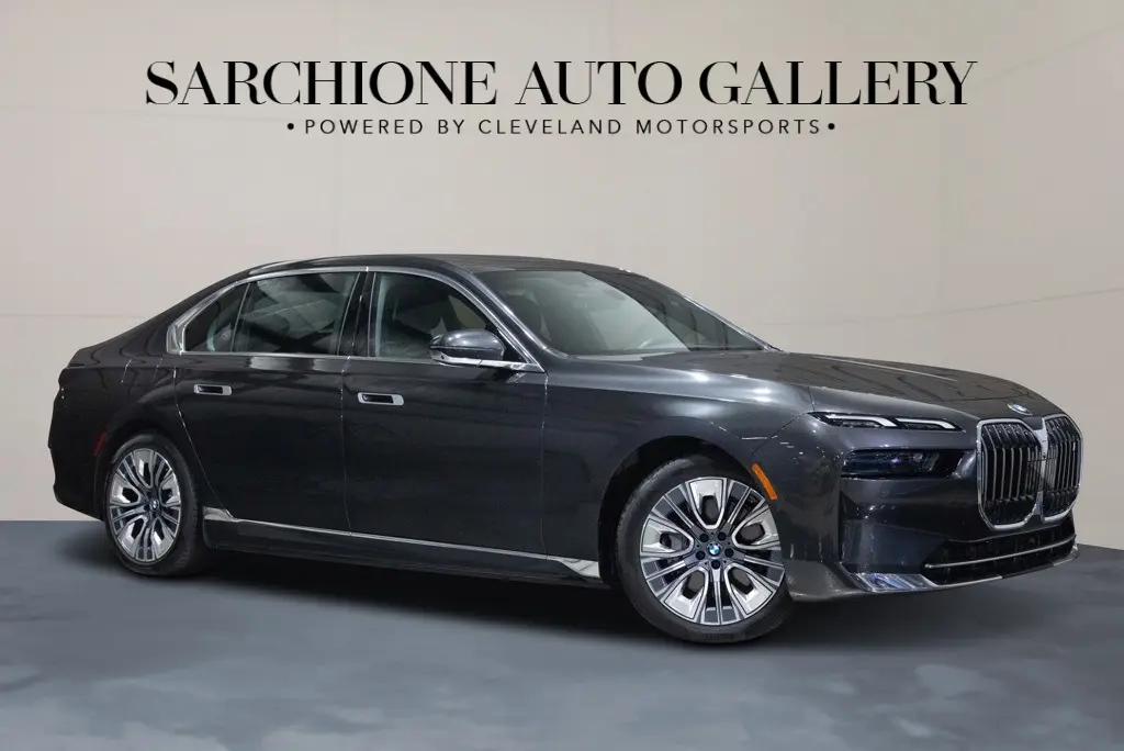 2025 BMW i7 60's photo