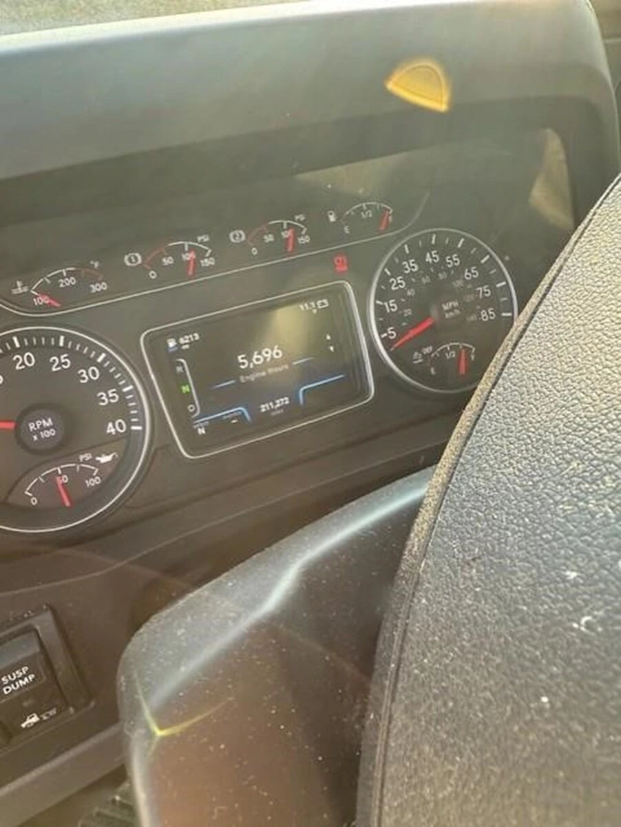 2019 International MV - image 9