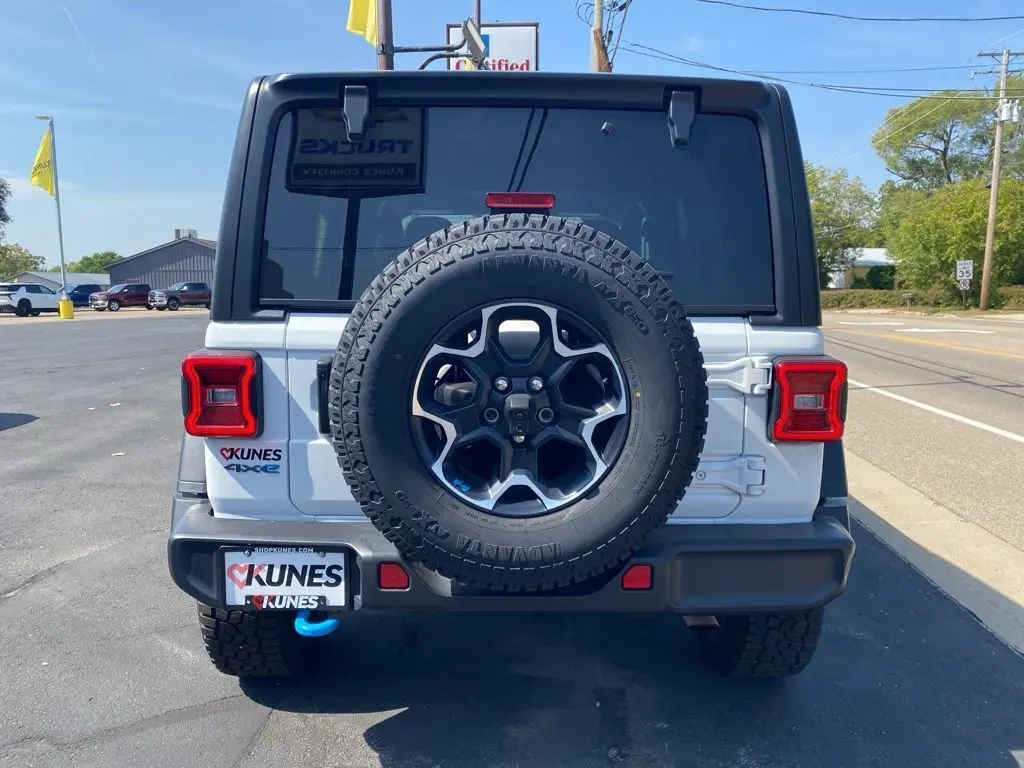 2023 Jeep Wrangler Rubicon 4xe photo 7