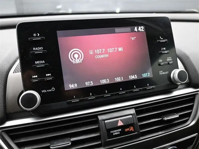 2018 Honda Accord LX photo 13