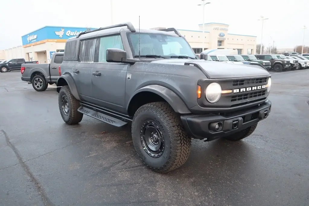2025 Ford Bronco 4-Door Big Bend's photo