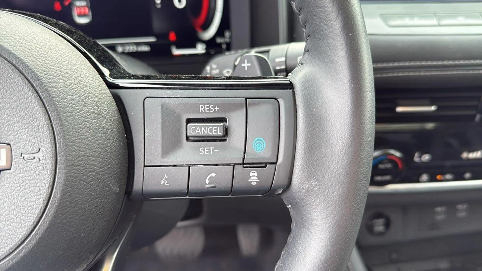 2024 Nissan Rogue Platinum photo 11