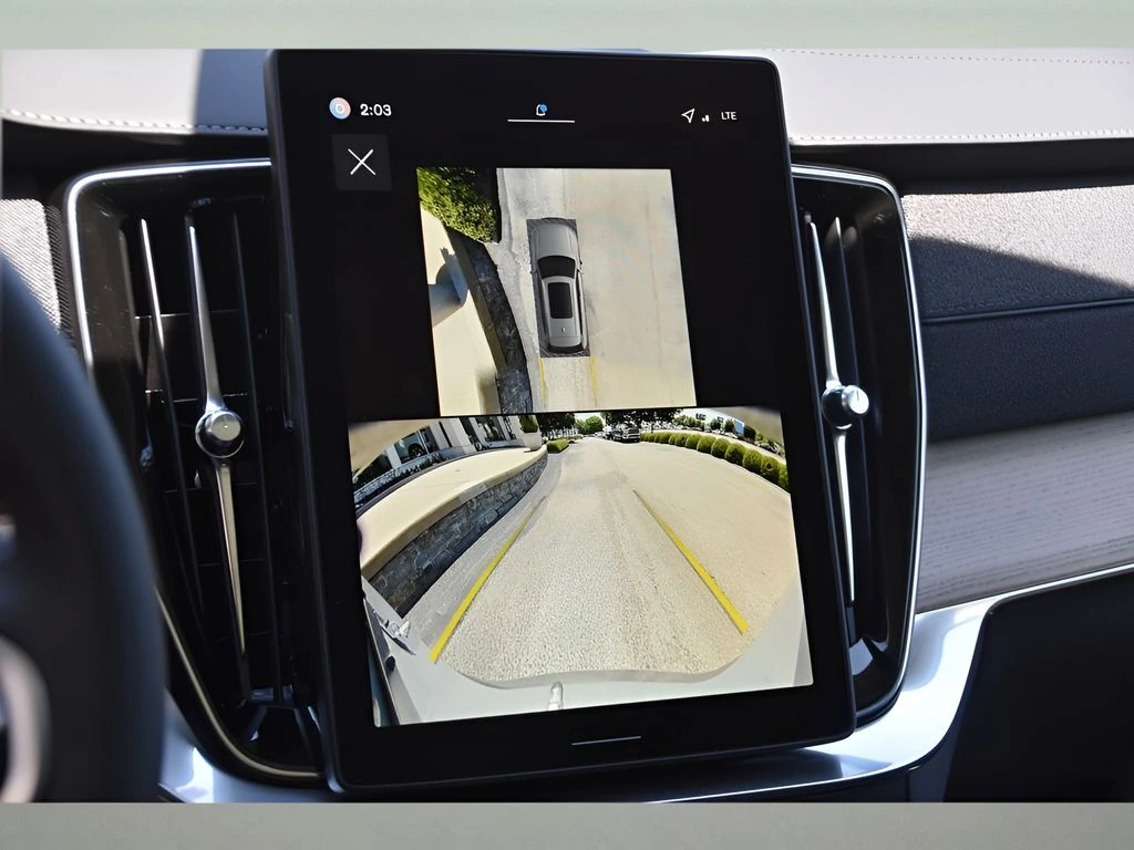 2026 Volvo - image 22