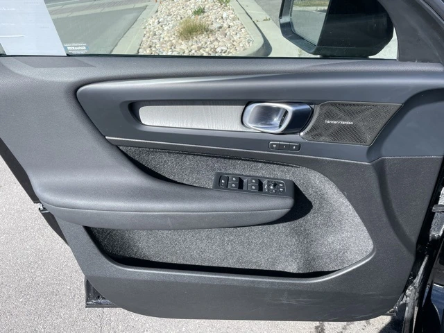 2024 Volvo - image 15