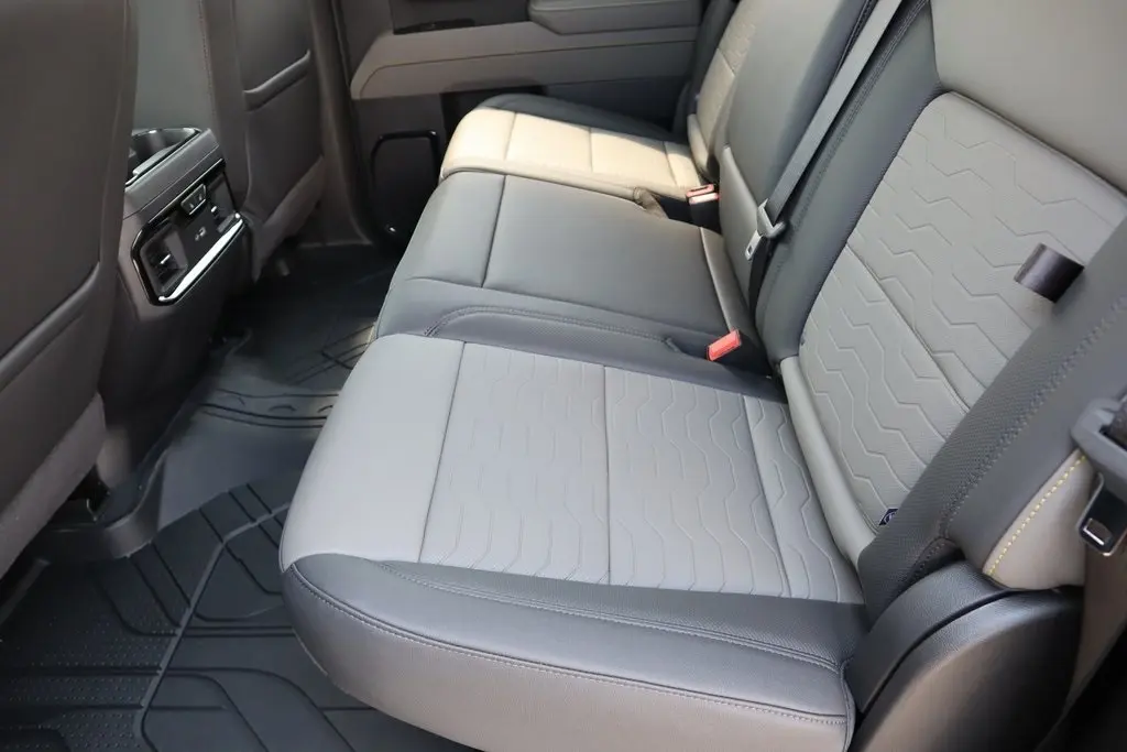 2026 Chevrolet Silverado 1500 ZR2 photo 6