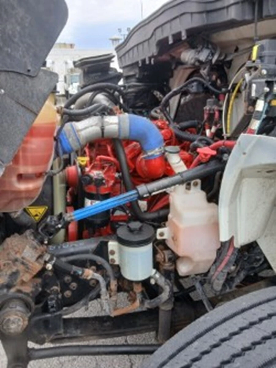 2019 International MV - image 7