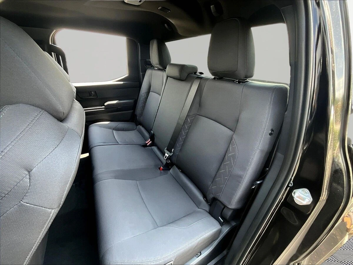 2026 Toyota Tacoma SR5 - Photo 17