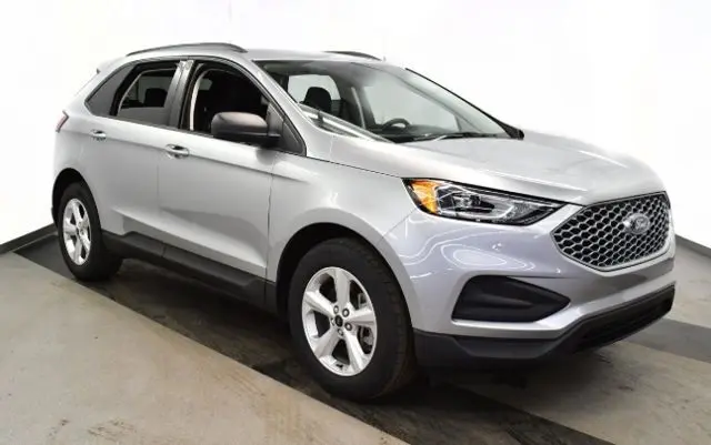 2023 Ford Edge SE's photo