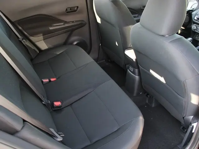 2025 Nissan Kicks Play S photo 25