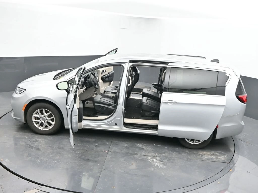2024 Chrysler Pacifica Touring L - Photo 64