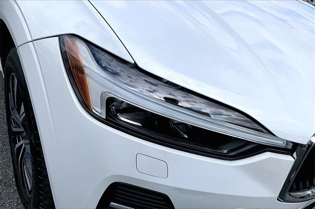 2023 Volvo - image 31