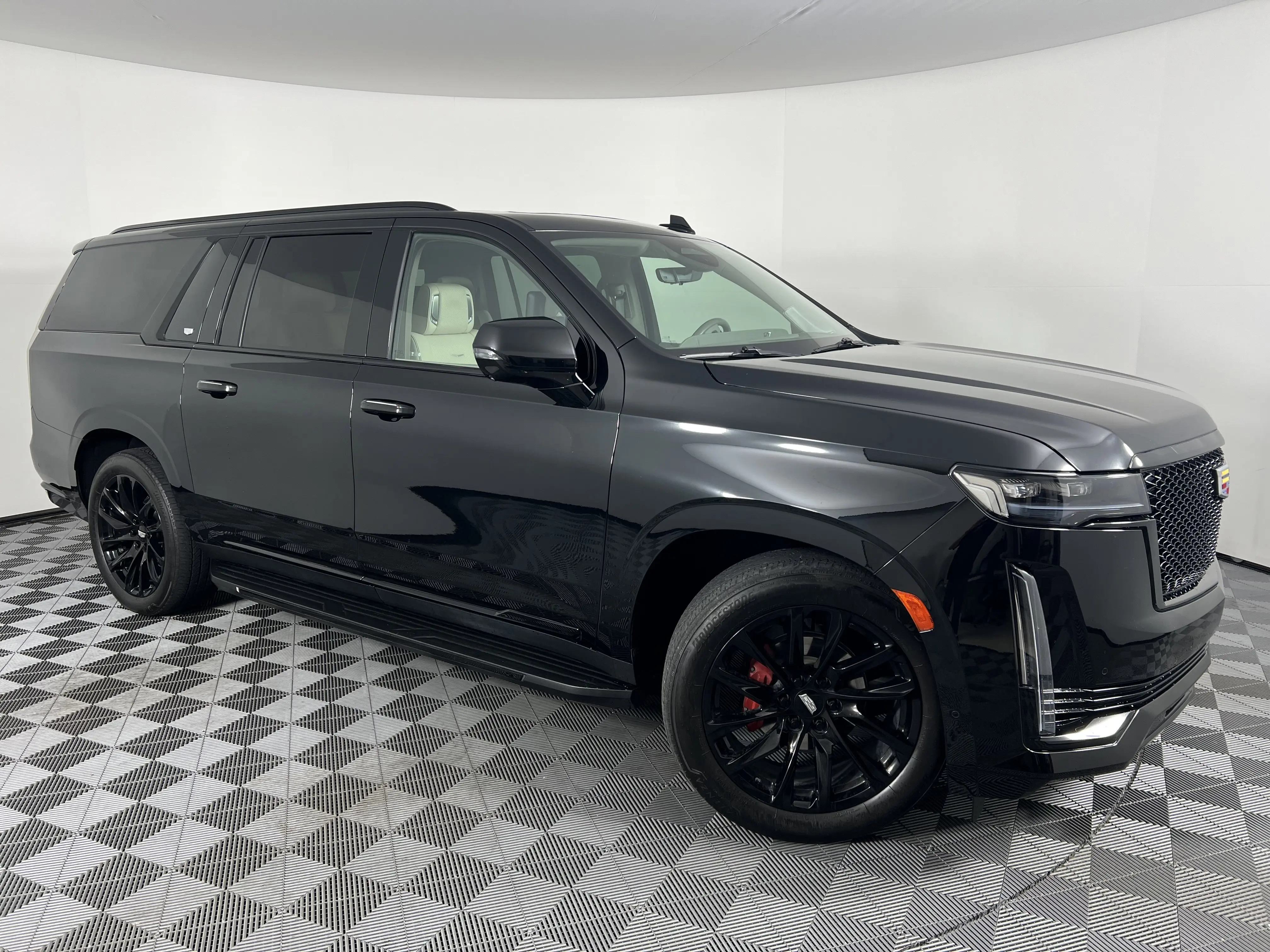 2023 Cadillac Escalade ESV Sport Platinum photo 2