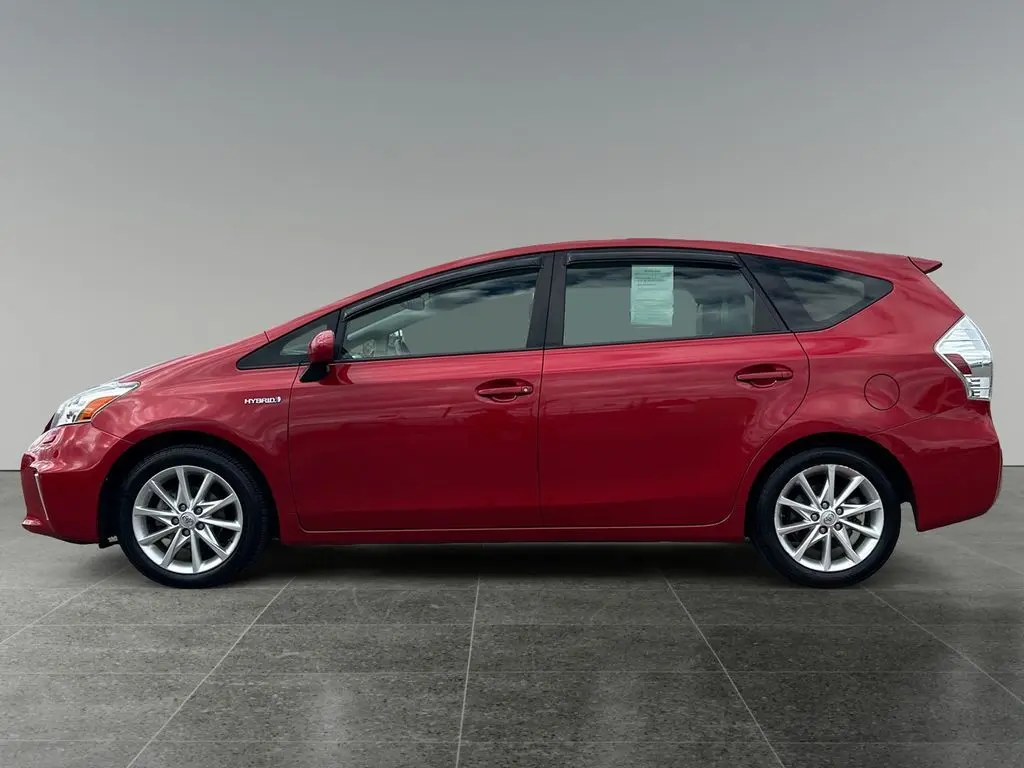 2014 Toyota Prius V Five photo 4