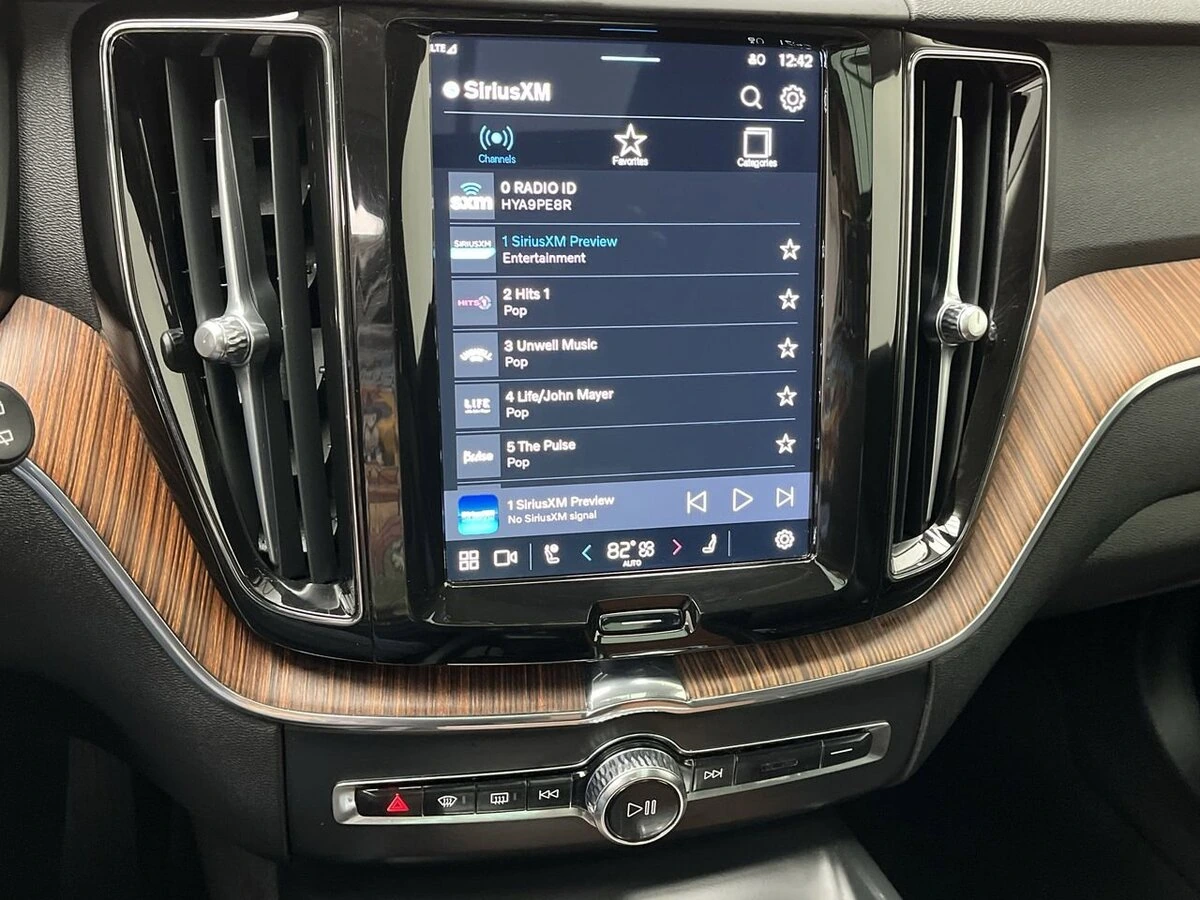 2024 Volvo - image 17