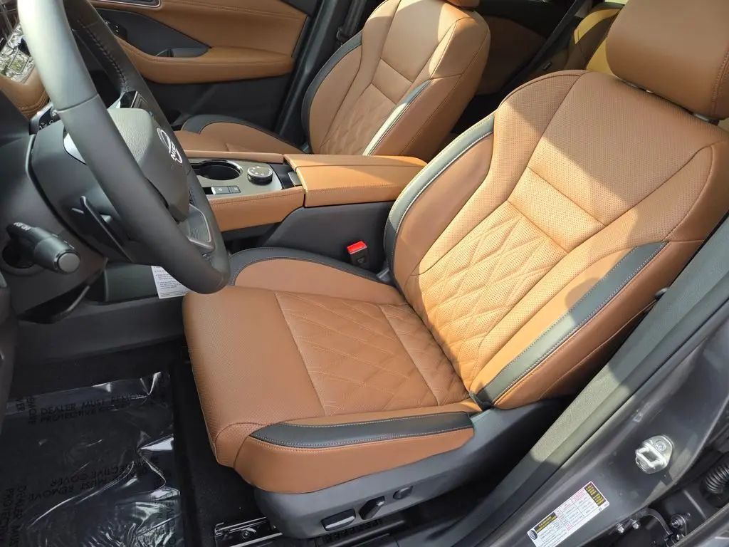 2026 Nissan Rogue Platinum photo 33