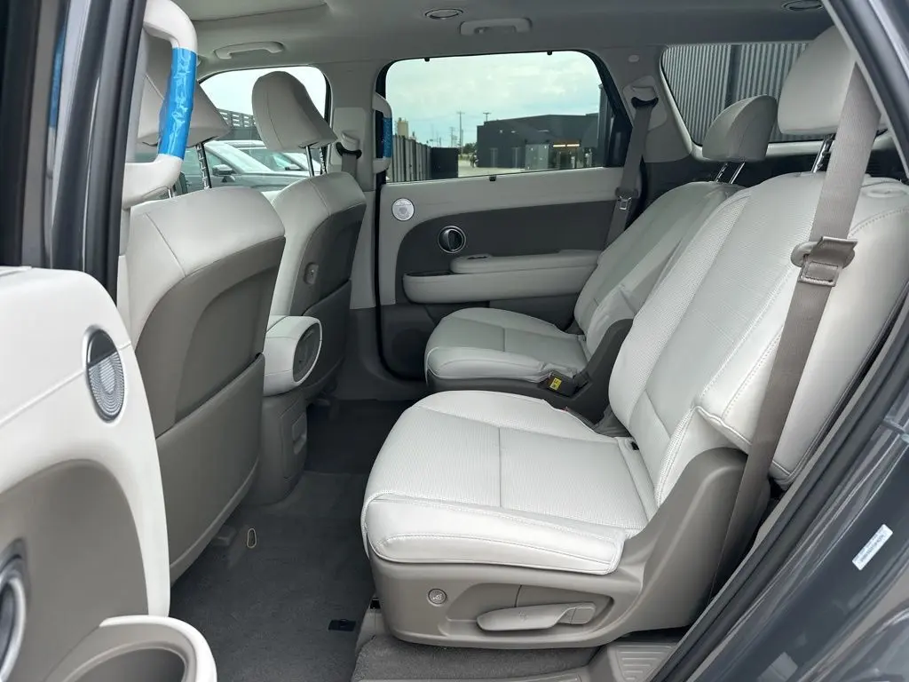 2026 Hyundai Palisade Limited photo 18