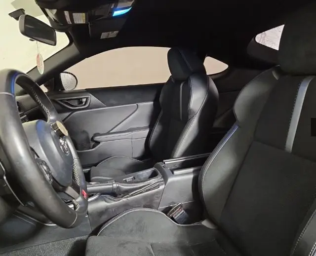 2023 Toyota GR86 Premium photo 2