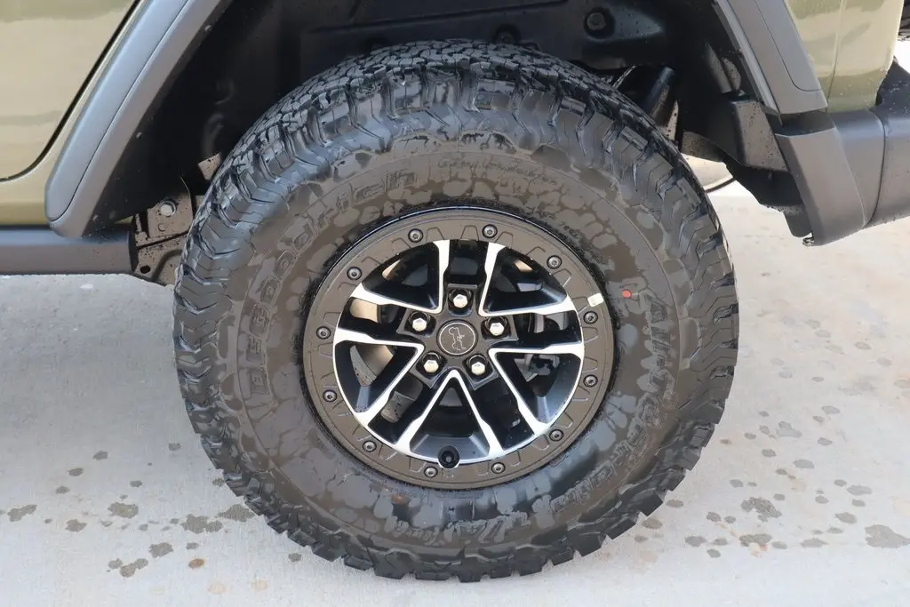 2025 Jeep Wrangler Willys photo 17