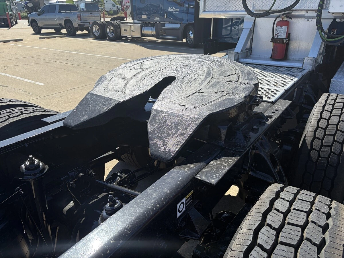 2023 Kenworth T680 — photo 8