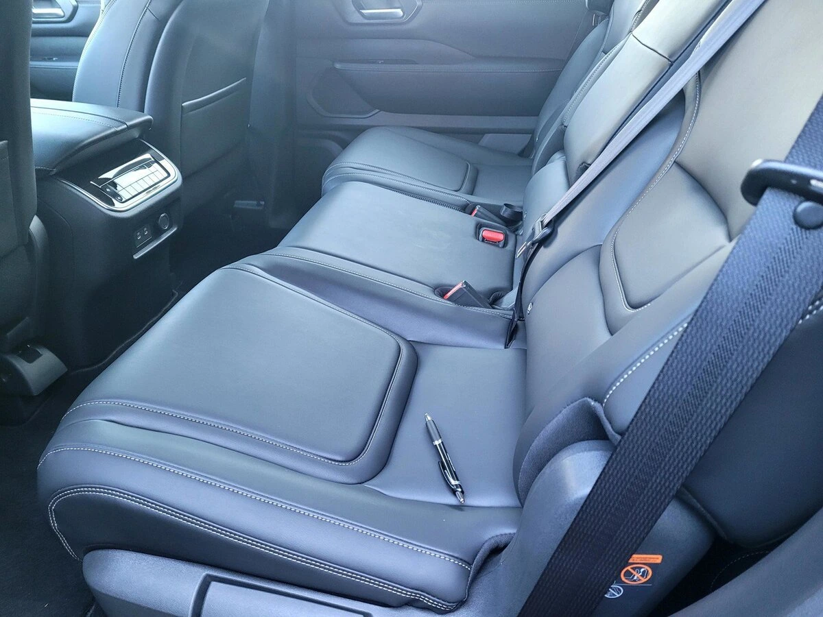 2026 Nissan Armada SV - Photo 11