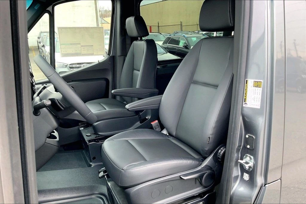 2026 Mercedes-Benz Sprinter Crew Van Base - Photo 9