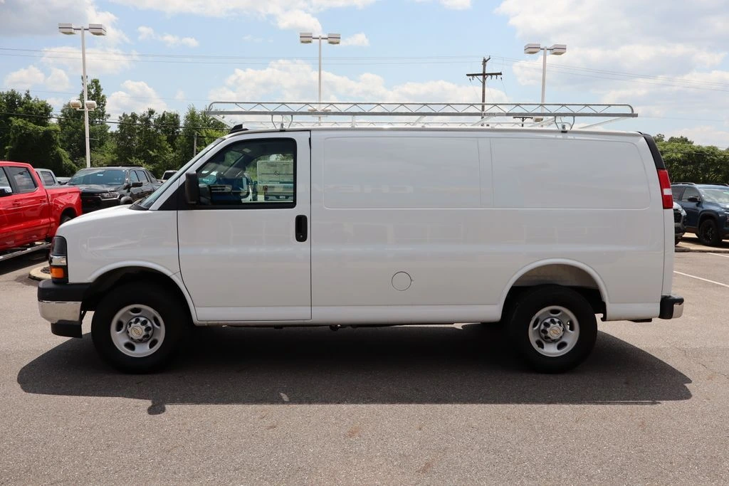 2025 Chevrolet Express Cargo Work Van - Photo 21