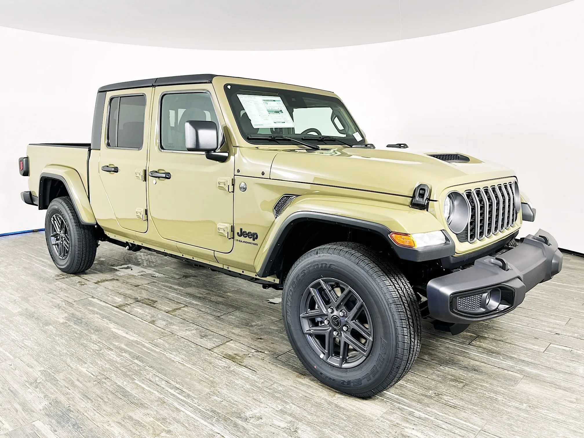 2025 Jeep Gladiator Sport S Auto's photo