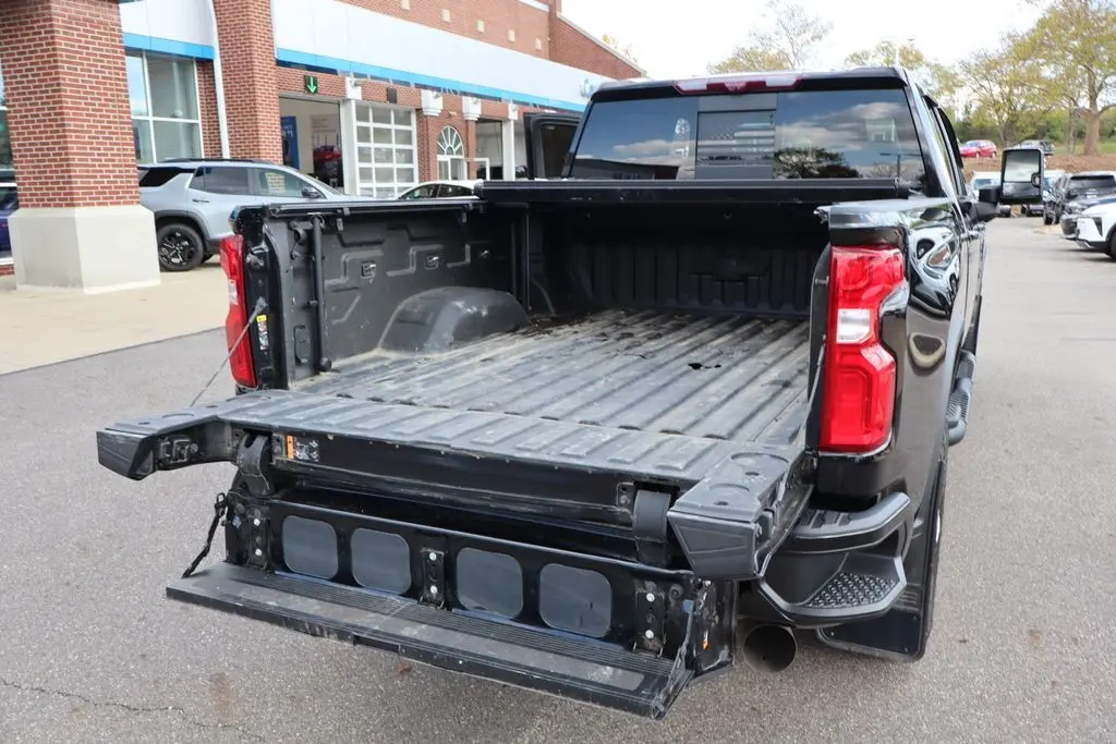 2022 Chevrolet Silverado LTZ photo 35