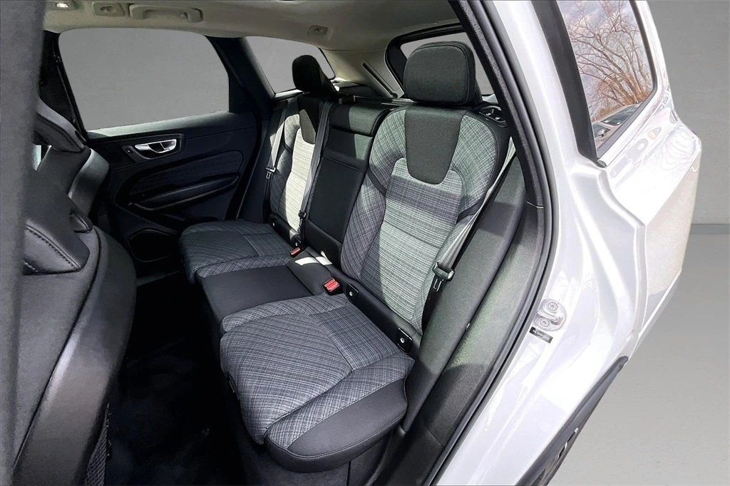 2023 Volvo - image 21