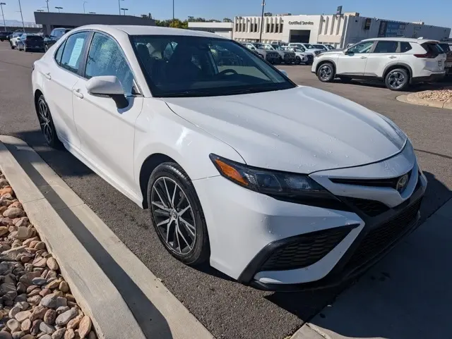2023 Toyota Camry SE photo 2