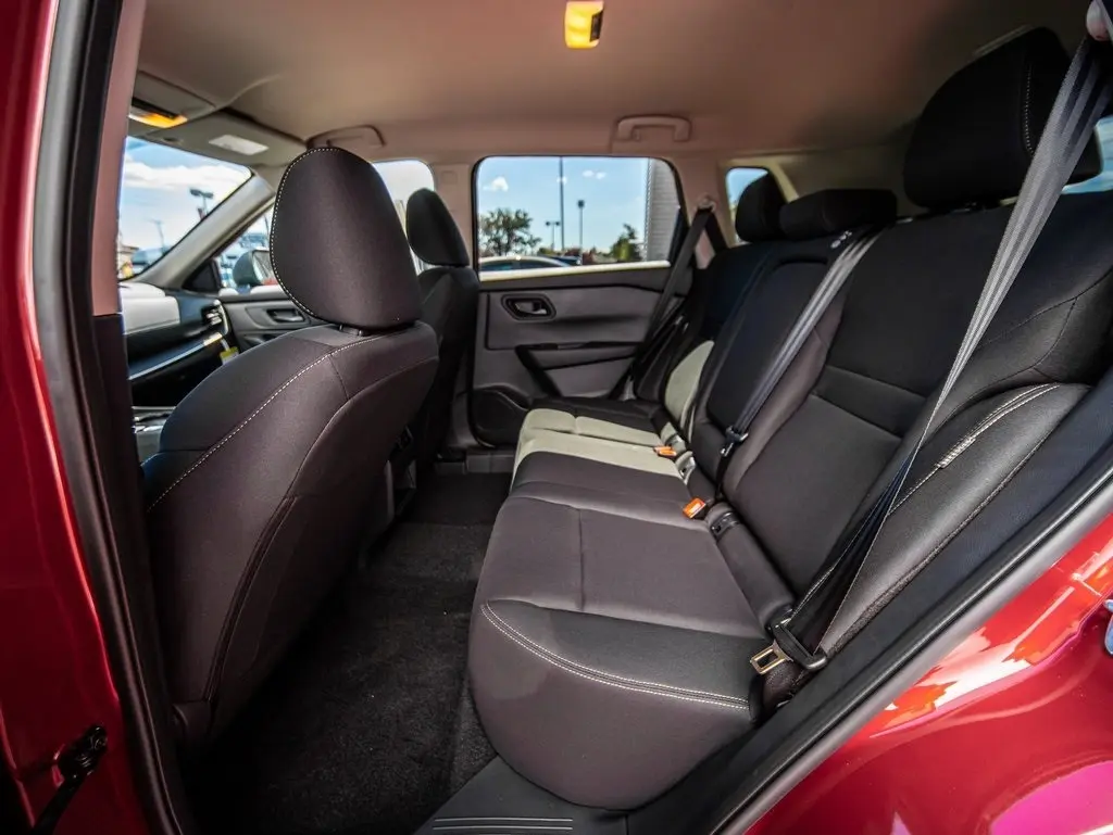 2026 Nissan Rogue S photo 10