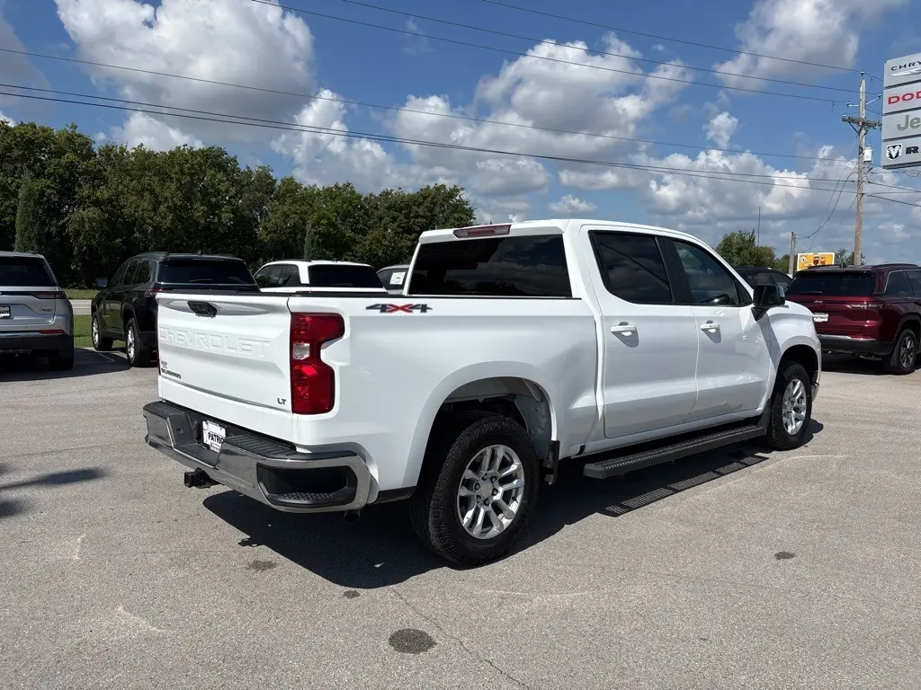 2023 Chevrolet Silverado 1500 LT1 photo 3