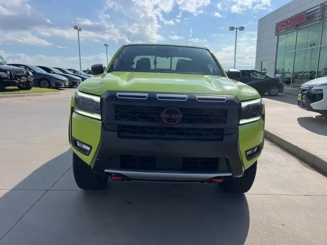 2026 Nissan Frontier PRO-4X photo 2
