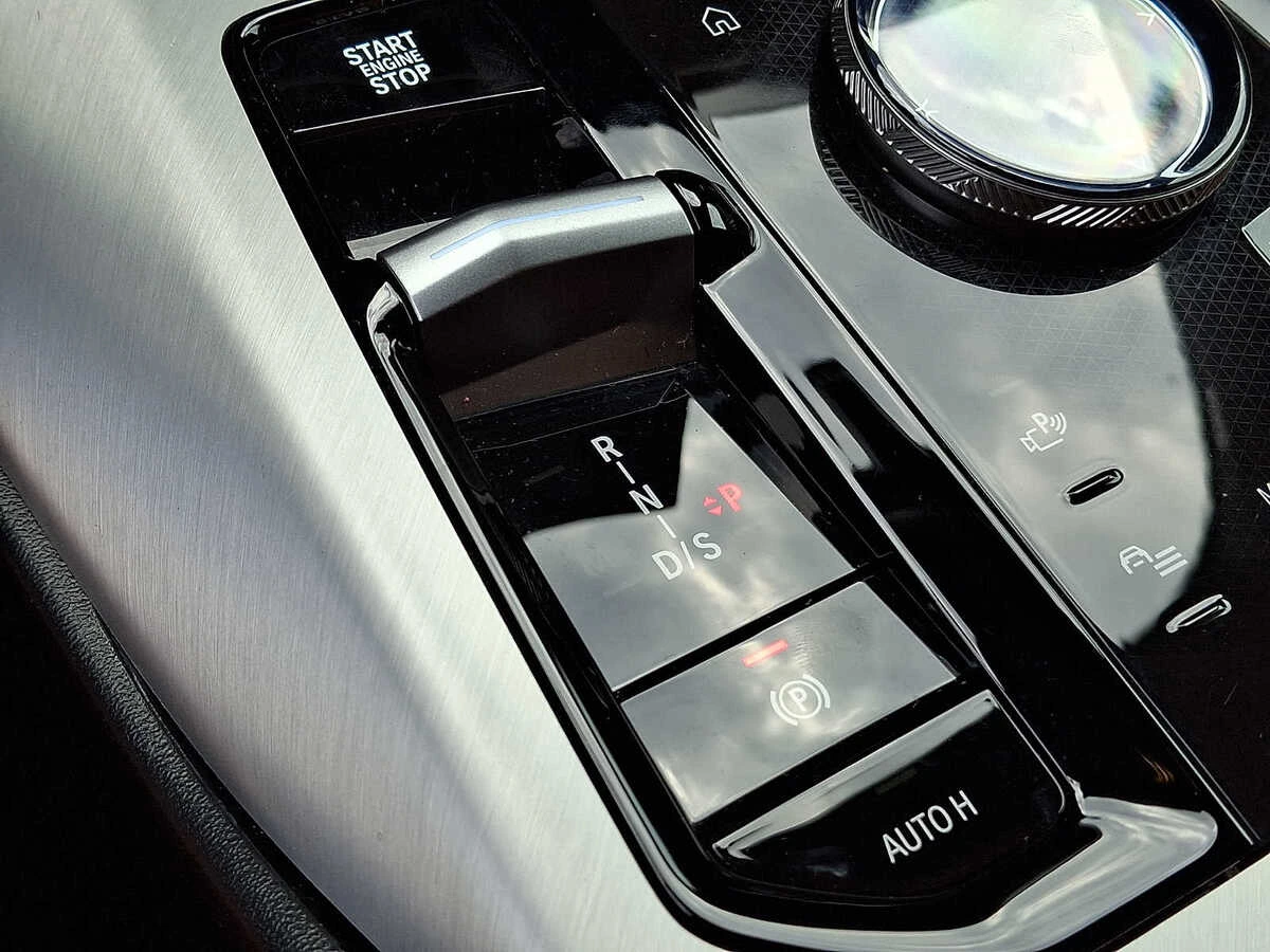2026 BMW X3 30 - Photo 12