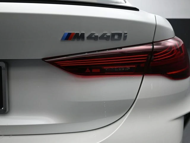 2026 BMW 4 Series M440i - Photo 18