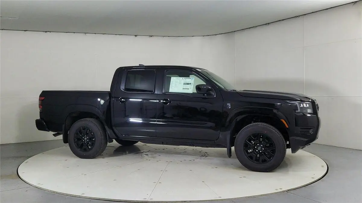 2026 Nissan Frontier SV photo 4