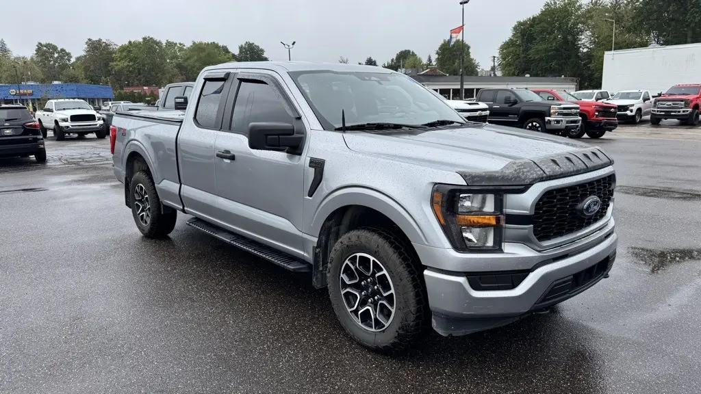 2023 Ford F-150 XL photo 2