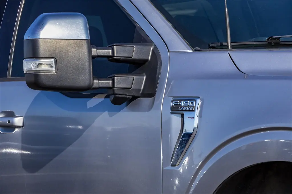 2021 Ford F-150 Lariat photo 2