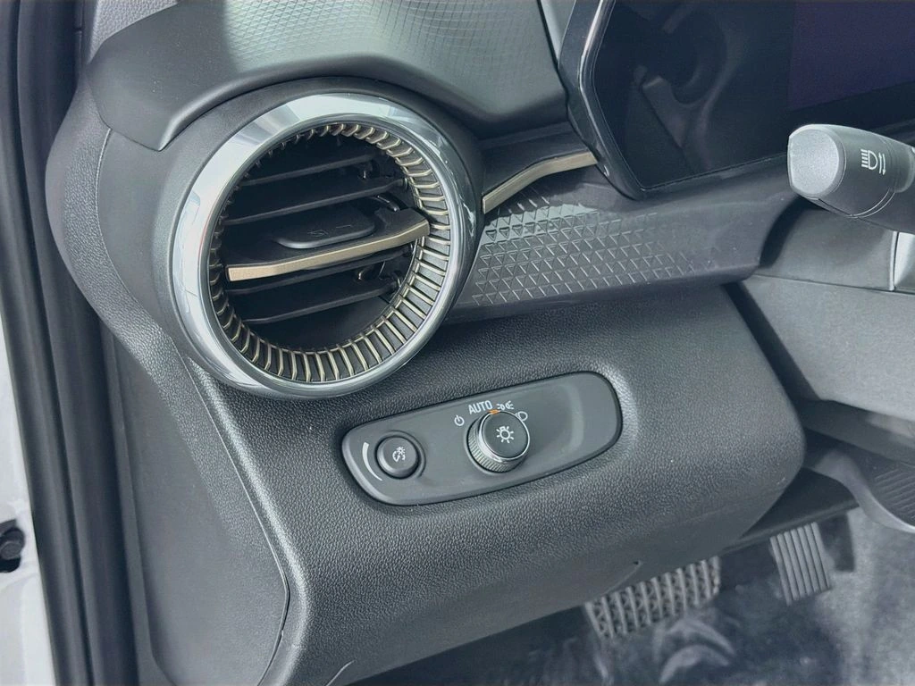 2026 Chevrolet Trax Activ - Photo 10