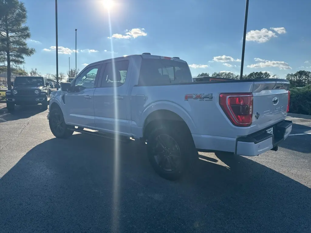 2022 Ford F-150 XLT photo 3