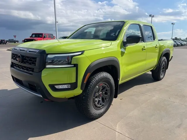 2026 Nissan Frontier PRO-4X photo 3