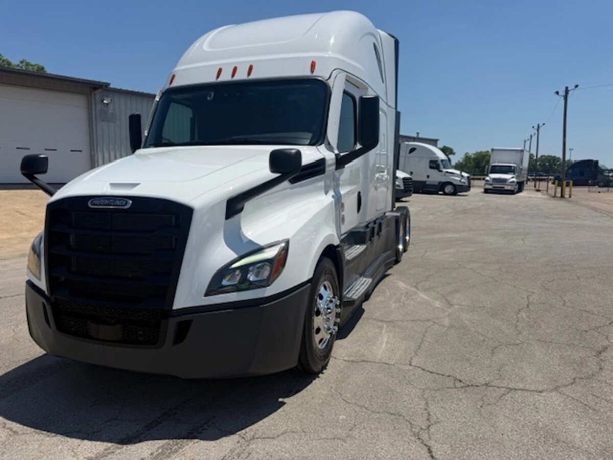 2025 Freightliner Cascadia