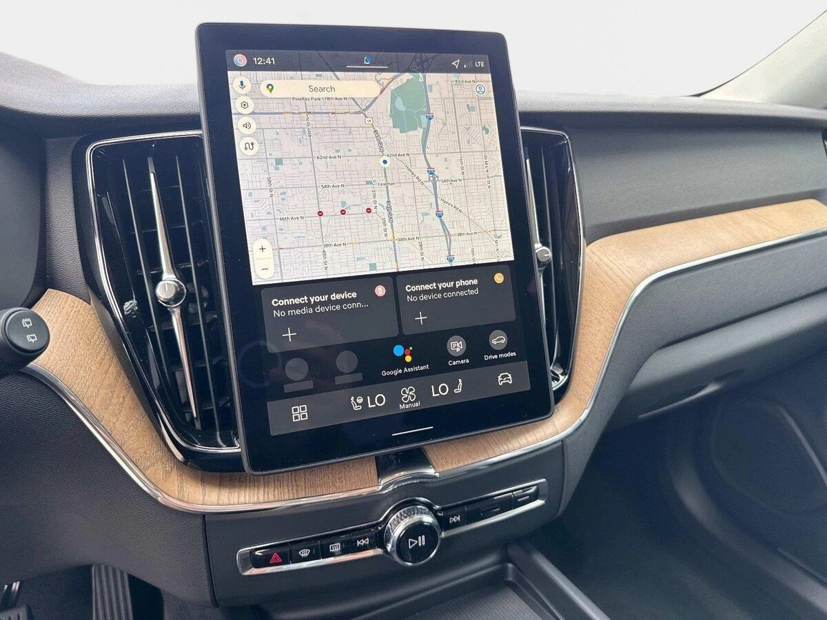 2026 Volvo - image 23