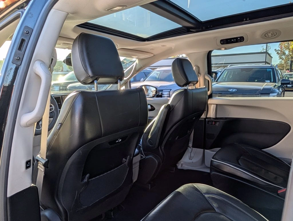 2023 Chrysler Pacifica Hybrid Limited - Photo 15