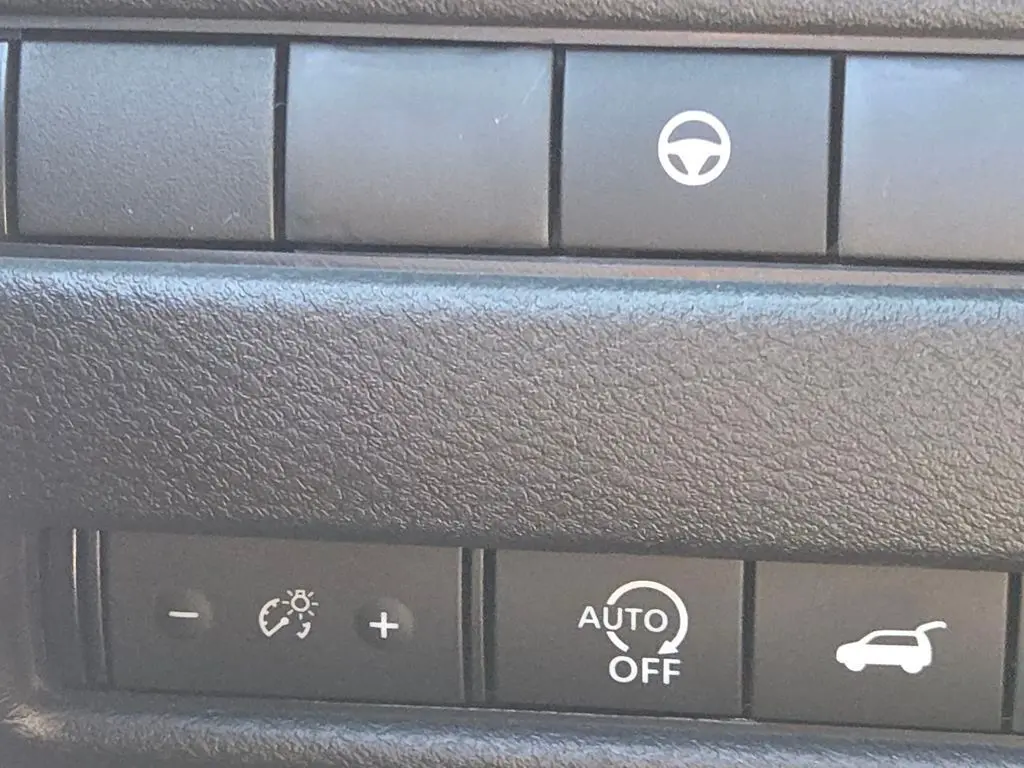 2026 Nissan Rogue SV photo 14