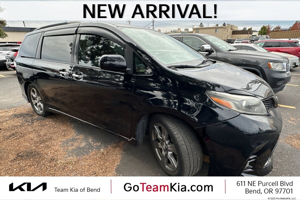 2019 Toyota Sienna SE